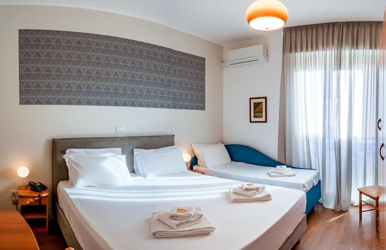 Hotel Tritone Senigallia Eksteriør billede