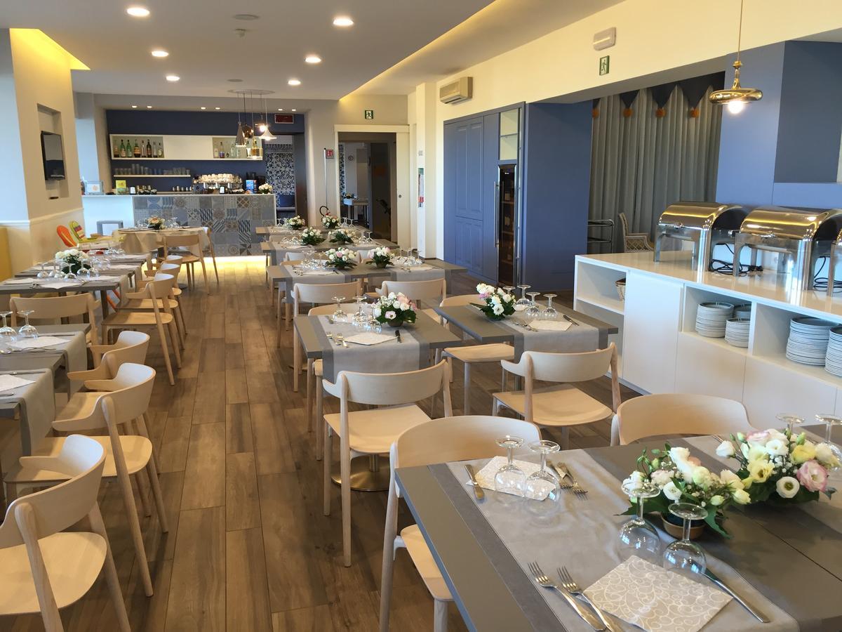 Hotel Tritone Senigallia Eksteriør billede